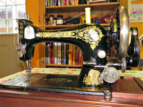 Just Saying My Grandmas Old Singer Sewing Machine Singer