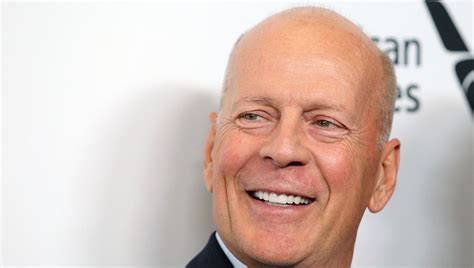 Bruce Willis To Retire From Acting Following Aphasia Diagnosis Huffpost Entertainment