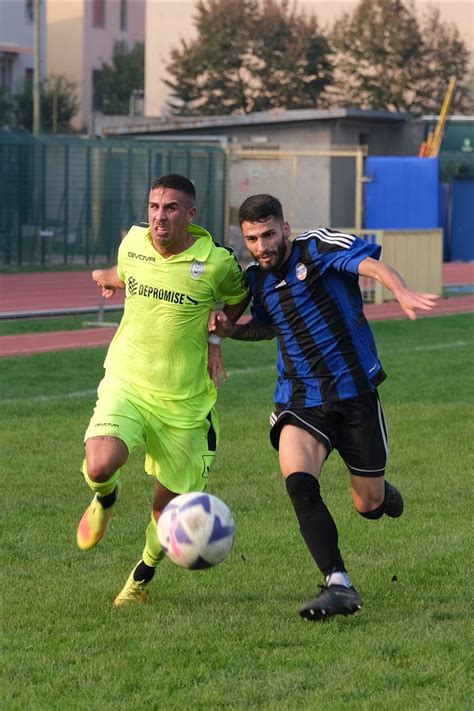 Tutto Il Calcio Sconfitta Amara Per Il Saronno Pareggiano Caronnese E