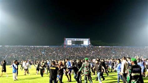 Banyak Korban Jiwa Akibat Kerusuhan Usai Laga Arema Fc Vs Persebaya