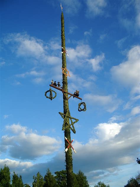 Skansen at Midsummer - part 1 (Stockholm and beyond)