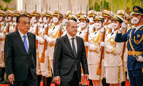 China Antrittsbesuch In China Scholz Mit Milit Rischen Ehren