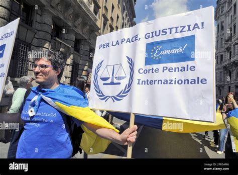 Milán manifestación del 25 de abril aniversario de la liberación de