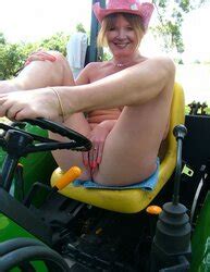 Mature Wifey Displaying On A Farm ZB Porn