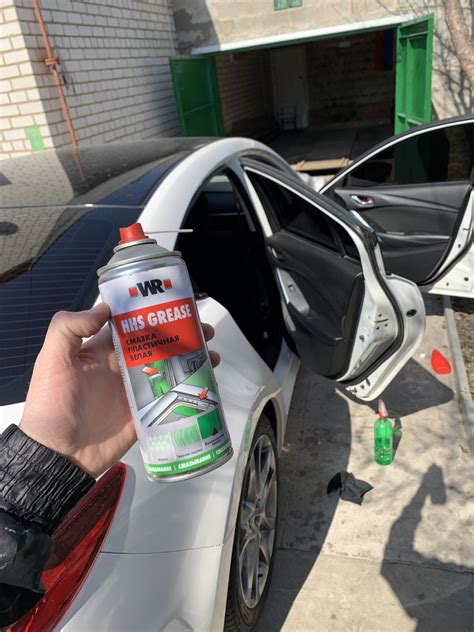 Профилактика петель дверей автомобиля — Mazda 6 (3G) GJ, 2 л, 2014 года ...