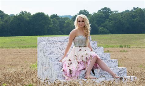 Female Country Music Artists Sticking to Their Values | eCampus.com Blog