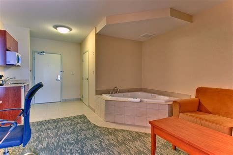 29 Hotels with Jacuzzi in room in Edmonton ️ 2025