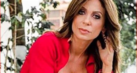 La doctora Mónica Fernández causó sensación en traje de baño FOTO