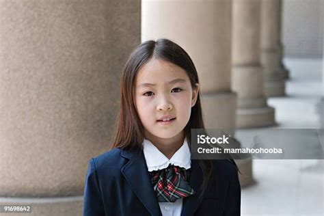 초등학교 여학생 In 교복 일본 민족에 대한 스톡 사진 및 기타 이미지 일본 민족 초등학생 6 7 살 Istock