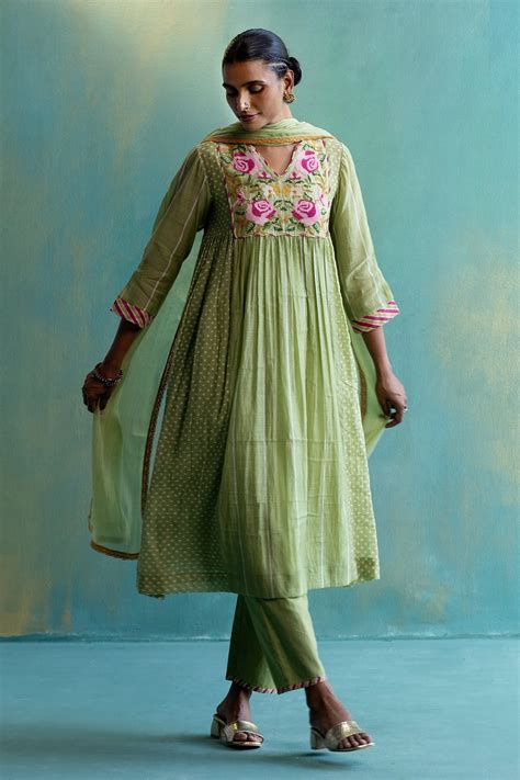 Buy Shivani Bhargava Green Kurta Handwoven Chanderi Anarkali Set Online