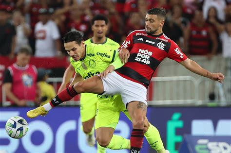 Flamengo x Palmeiras onde assistir escalações desfalques arbitragem