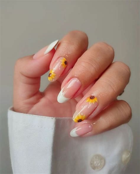 Sunflower With French Tips French Tip Acrylic Nails Pretty Acrylic Nails Pretty Nails