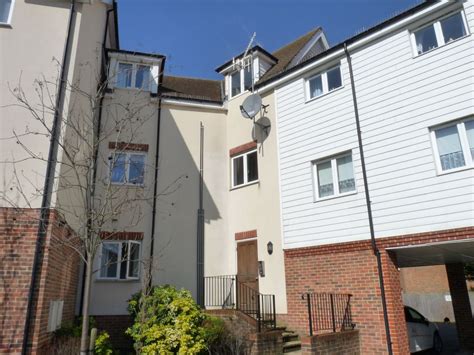 2 Bed Flat To Rent In Tekram Close Edenbridge Tn8 Zoopla