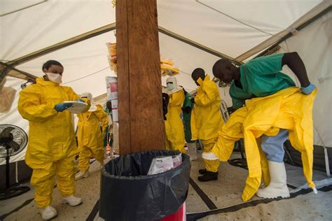 Cdc Urges U S Health Workers To Be Vigilant As Ebola Viruss Toll