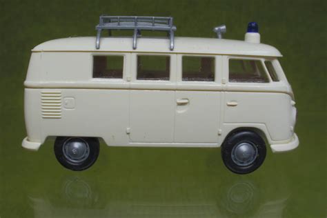 Yahoo オークション BREKINA Art 31601 VW T1b Kombi Verkehrspoli