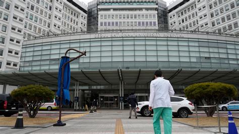 Young South Korean Doctors Resist Back To Work Orders Risking