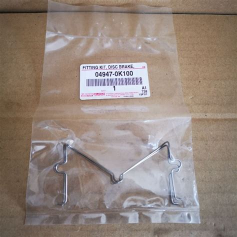 100 Original Toyota Hilux Revo Gun125 Brake Caliper Pin Kit Disc Brake Fitting Kit Original