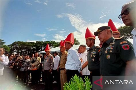 Wakasad Tni Bantu Program Kementan Cetak Sawah Baru Antara News