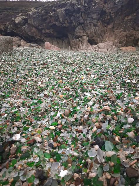 Playa De Los Cristales Der Glas Strand The Travel Couple