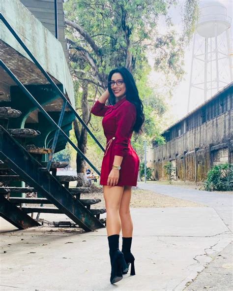 Janette Morales La Sexy Maestra Que Suma Millones De Seguidores En Tiktok