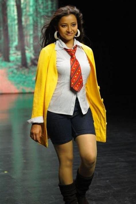 Hot Indian Actress Swetha Basu