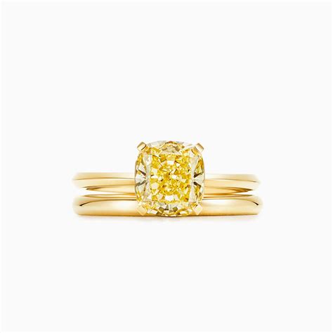 Tiffany True yellow diamond engagement ring in 18k gold: an icon of ...