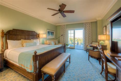 Editor's Choice: Pet Friendly Hotels in Destin, FL