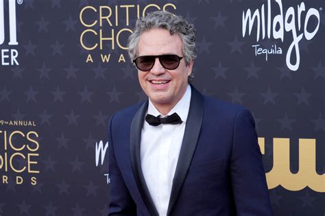 Mark Ruffalo 56 Panicked He Was ‘too Old For ‘poor Things Sex