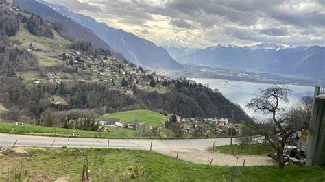 How To Ride the GoldenPass Express | Swiss Panoramic Train – Aplins in ...