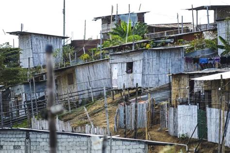 As Es La Favela De Guayaquil En Monte Sina Donde Operan Bandas