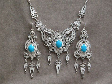 Middle East Jewellery Sets | Индийские золотые украшения, Металлические ...