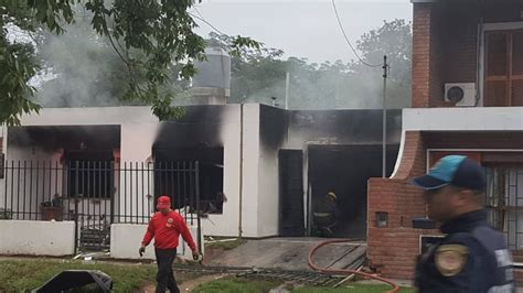 Explot El Tubo De Gnc En El Garage Y El Fuego Destruy La Vivienda