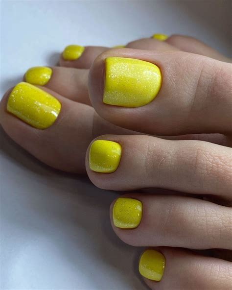 Fall Toe Nail Colors 2024 - 25 Best Ideas for Stunning Autumn Pedicures