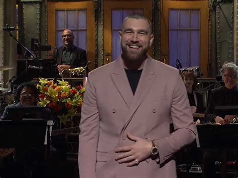 Chiefs' Travis Kelce takes aim at brother, Patrick Mahomes on 'SNL ...