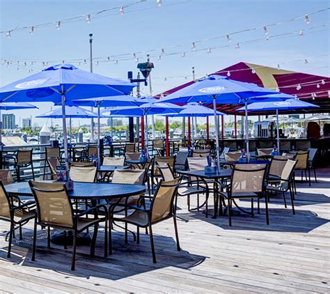 The Deck Bayfront Bar & Restaurant | Golden Nugget Atlantic City