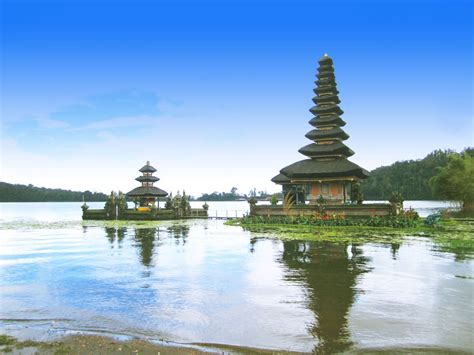 Ulun Danu Temple - Beratan Lake Bedugul | Bali Tours - Bali Tour Packages | Travel Packages