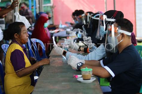 Penyaluran Bst Di Surabaya Antara Foto