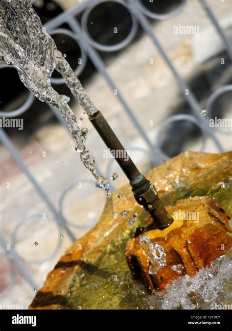 Benefits of drinking water hi-res stock photography and images - Alamy