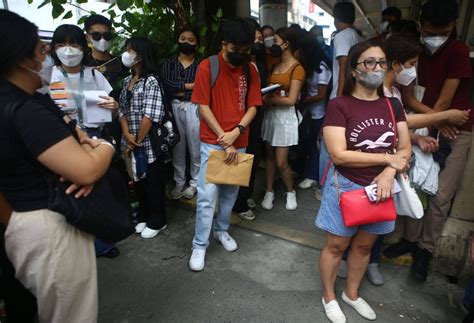 Hundreds of students flock to UP Manila for UPCAT | The Manila Times