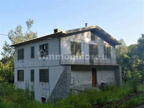 Vendita Terratetto Plurifamiliare In Via San Rocco Roburent Da