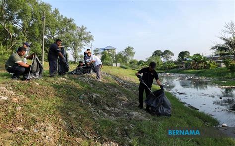 BERNAMA 12 HOTSPOT DIKENAL PASTI JADI PUNCA SAMPAH DI SUNGAI SKUDAI