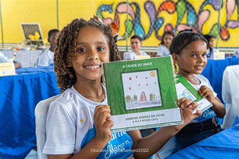 Escola Municipal Mário Lago - Escola Municipal Mário Lago realiza tarde de autógrafos – Prefeitura de ...