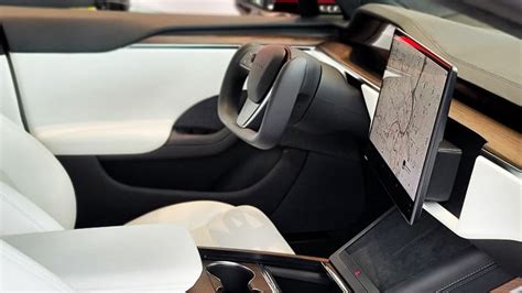 Tesla Is Granted a Patent for Its Rotating Screen in the Model S