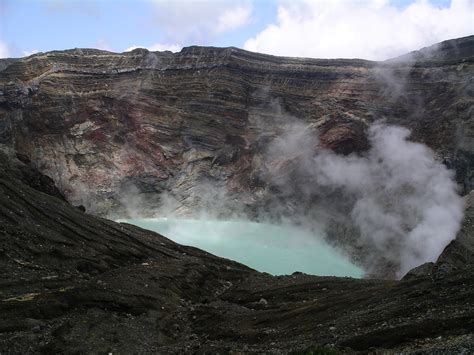 Giappone le eruzioni più devastanti spaventa Monte Aso Newsby