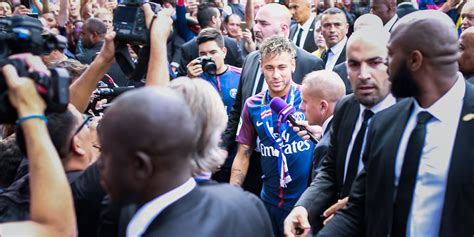 Vid O L Accueil Surchauff Des Ultras Du Psg Neymar