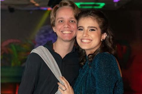 Filha De Tadeu Schmidt Celebra Um Ano De Namoro Ap S Se Declarar Queer