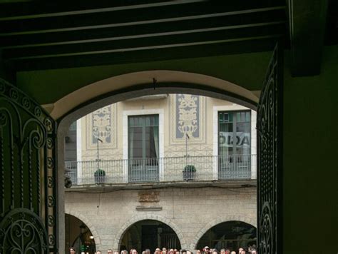 Lalcaldessa De Girona Obliga Per Decret Que La Policia Municipal Faci