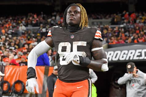 Cleveland Browns tight end David Njoku reveals severity of facial burns ...