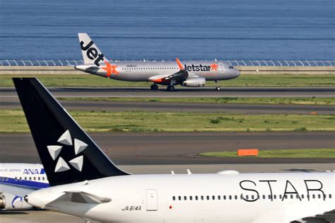 中部国際空港セントレア On Twitter 朝の札幌行きのジェットスターとスカイマークがセントレアを離陸して行きました今日も