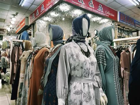 5+ Things To Buy in Tanah Abang Market, Jakarta’s Modest Shopping ...